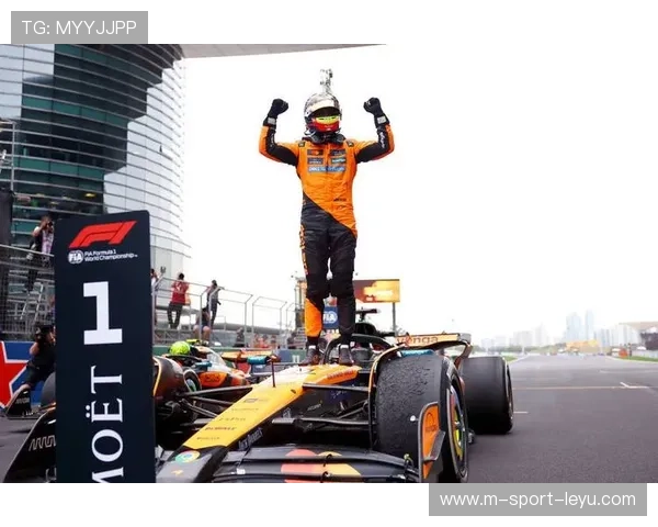 F1车队模拟比赛训练完成，车手配合更加默契