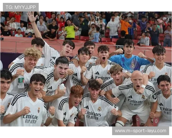 皇马青训临场换帅方案泄露：高层深夜紧急会议震动全队