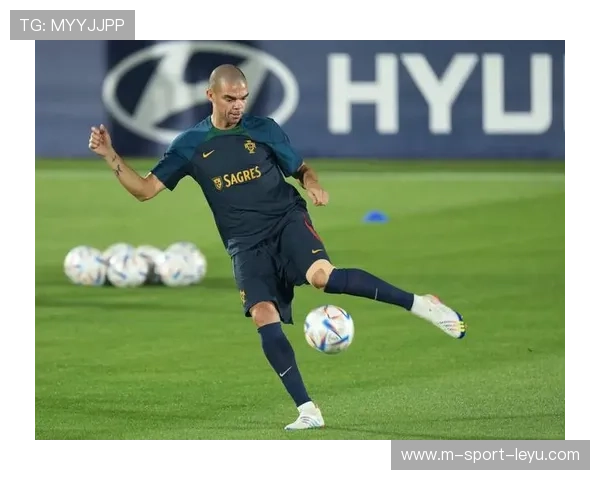 佩佩身体对抗+冲刺训练，边路一对一更具威胁